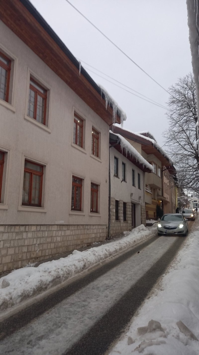ledenice-na-krovovima-sarajevo-2