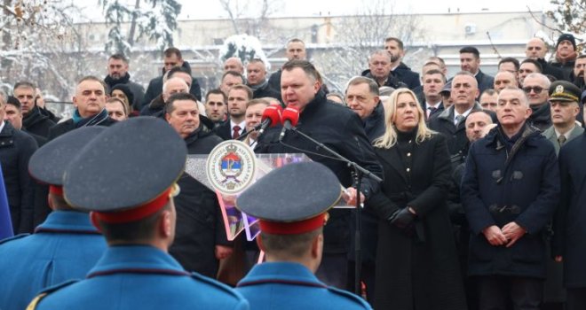 Lica sa optužnica i crne liste: Evo ko je sve bio na paradi povodom 9. januara