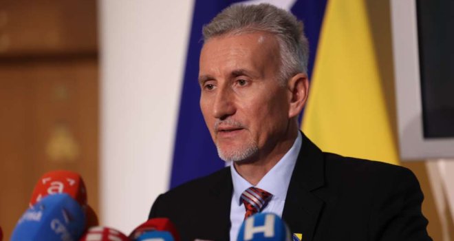 Kemal Ademović o  napuštanju  NiP-a: Neću iznositi 'prljav veš' dok traju napadi na BiH