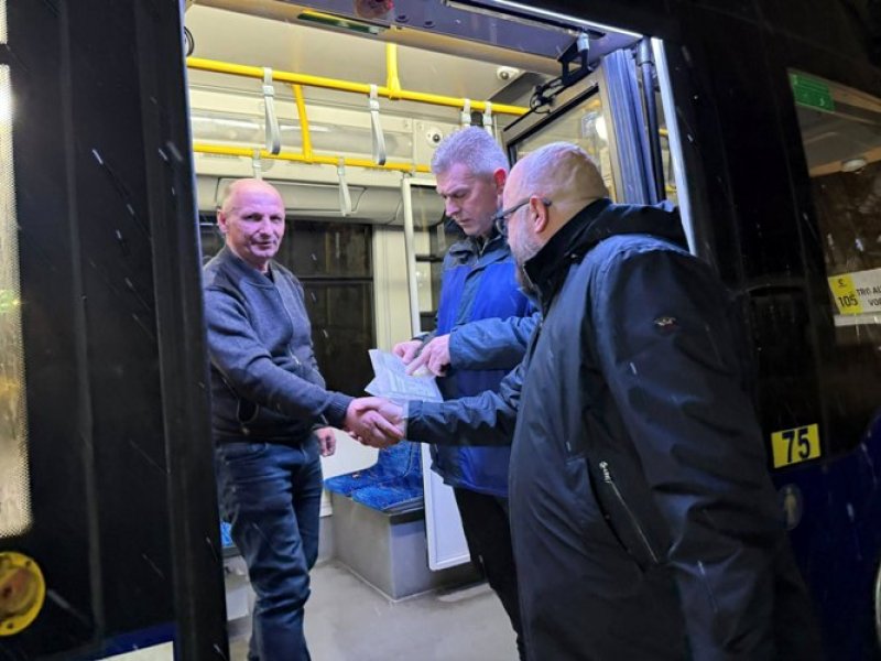 adnan-steta-radnici-tramvaj-1