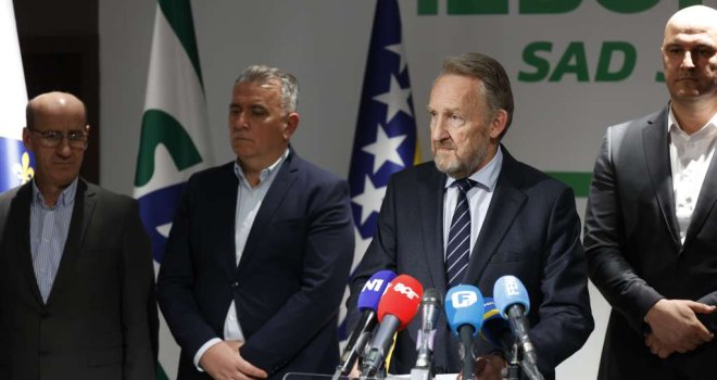 Pravnim putem ćemo poništiti zakon, ljiljani i simboli Armije RBiH nikada neće biti zabranjeni! 