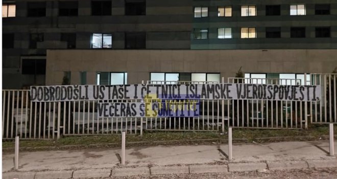 Identifikovana dva mladića zbog postavljenog transparenta