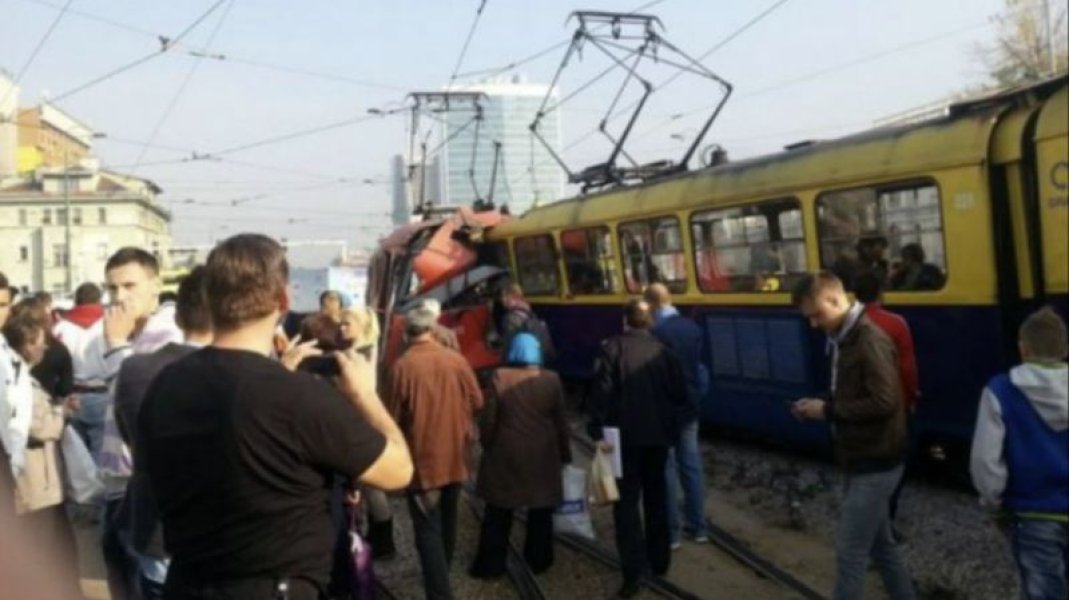 tramvaj-izlijetanje-2013-avaz