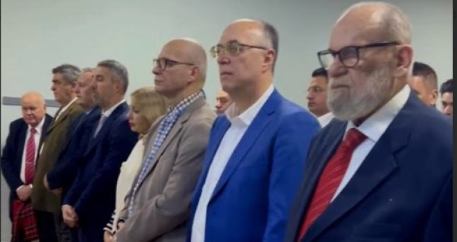  Osnovana stranka ' Republikanci BiH': Stjepan Kljujić izabran za predsjedavajućeg Skupštine