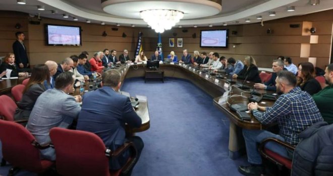 Dobitnici Šestoaprilske nagrade Grada Sarajeva su Elvir Karalić i Obala Art Centar