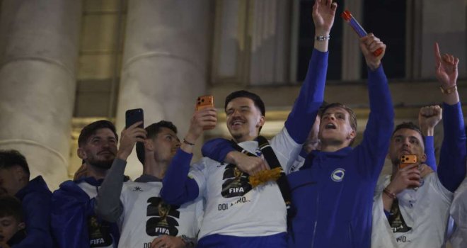 Nije stvar u fudbalu, nikad nije... Postoje trenuci kada želiš biti dio nečega većeg, zajedničkog, nečega - našeg!