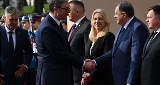 'U Republici Srpskoj su zabrinuti': Vučić nakon sastanka s Dodikom najavio nova ulaganja u vojsku 