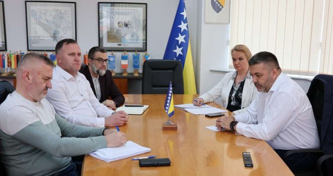 Zabrinuta lica na sastanku u Vladi FBiH: Šta će biti sa radnicima Nove Željezare Zenica? 