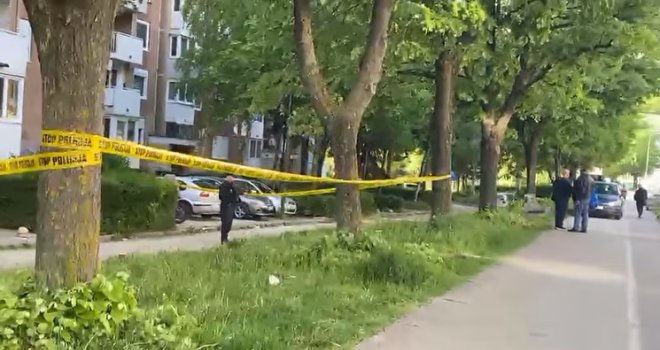 Opsadno stanje na Dobrinji nakon ubistva žene: Policija naoružana dugim cijevima, traga se za ubicom