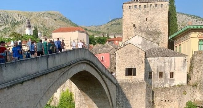 Pojačani nadzori Porezne uprave FBiH: Zapečaćeno sedam objekata, izrečene kazne veće od 64.000 KM