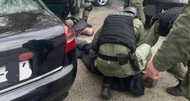 Visočanin dobio sedam godina zatvora za udaranje policajca ukradenim automobilom