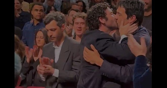 Gay poljubac na Filmskom festivalu u Cannesu usijao internet, snimak zagrljaja širi se mrežama 