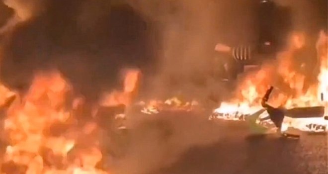 Gori Pariz nakon pobjede PSG-a: Haos na ulicama, uhapšeno 416 osoba, povrijeđeno sedam policajaca