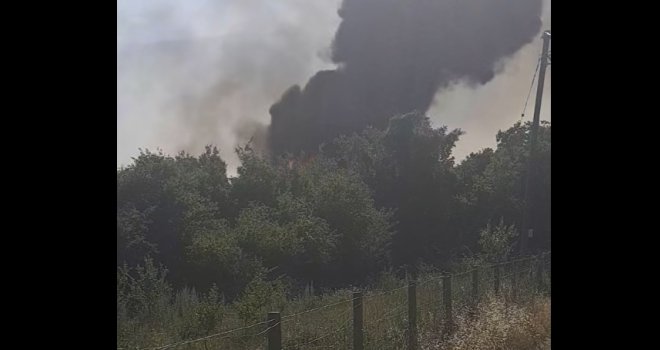 Deponija Uborak ponovo gori: Upućeno više vatrogasnih vozila na lice mjesta