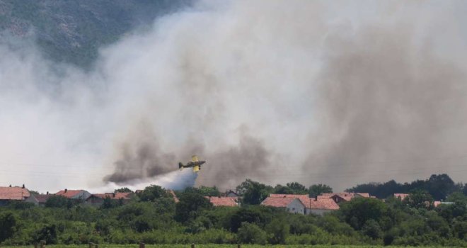 Povećanje broja požara u Hercegovini, grom izazvao požar iznad gradske deponije u Jablanici