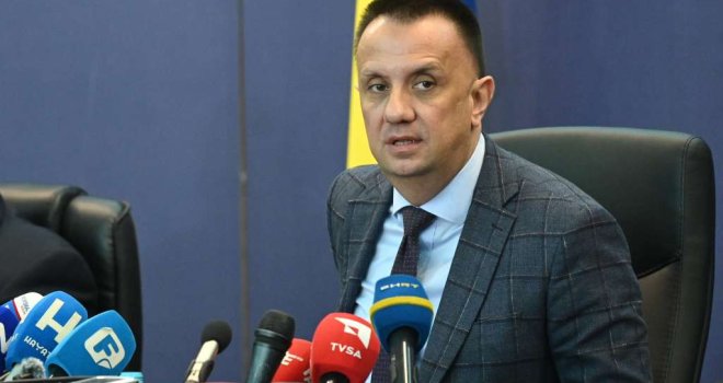 Ministar Lakić uvjerava: 'Vlasnik je odbio rješenja Vlade, ali radnici Željezare Zenica nisu ostavljeni'
