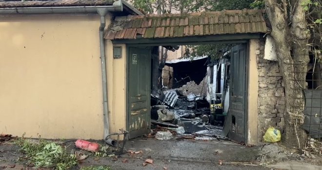Požar u Sarajevu: Vatra tokom noći zahvatila tri objekta na Marijin Dvoru
