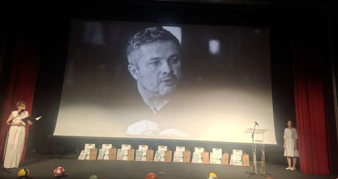 Dugotrajan aplauz za Edina Avdića i posthumna nagrada za 'Najbolji podkast godine'