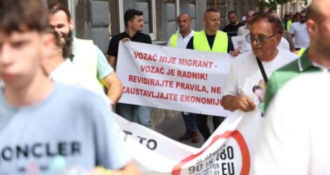 Bh. prevoznici protestvovali u Sarajevu: Očekuju rješenje za boravak vozača u Schengen zoni
