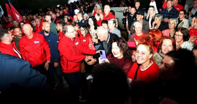 SDP BiH u Gornjem i Donjem Vakufu: Pred građanima svijetla obraza govorimo o urađenom!