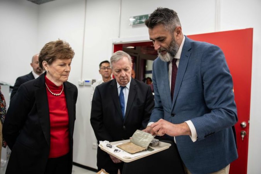 jeanne-shaheen-dick-durbin-suljagic-srebrenica-2