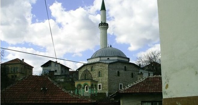 Razmišljanja neukog Perice, oca Mujice i majke Marice: 'Sve isto, samo malo gore...'